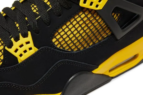 Air Jordan 4 Retro 'Thunder' (2023)