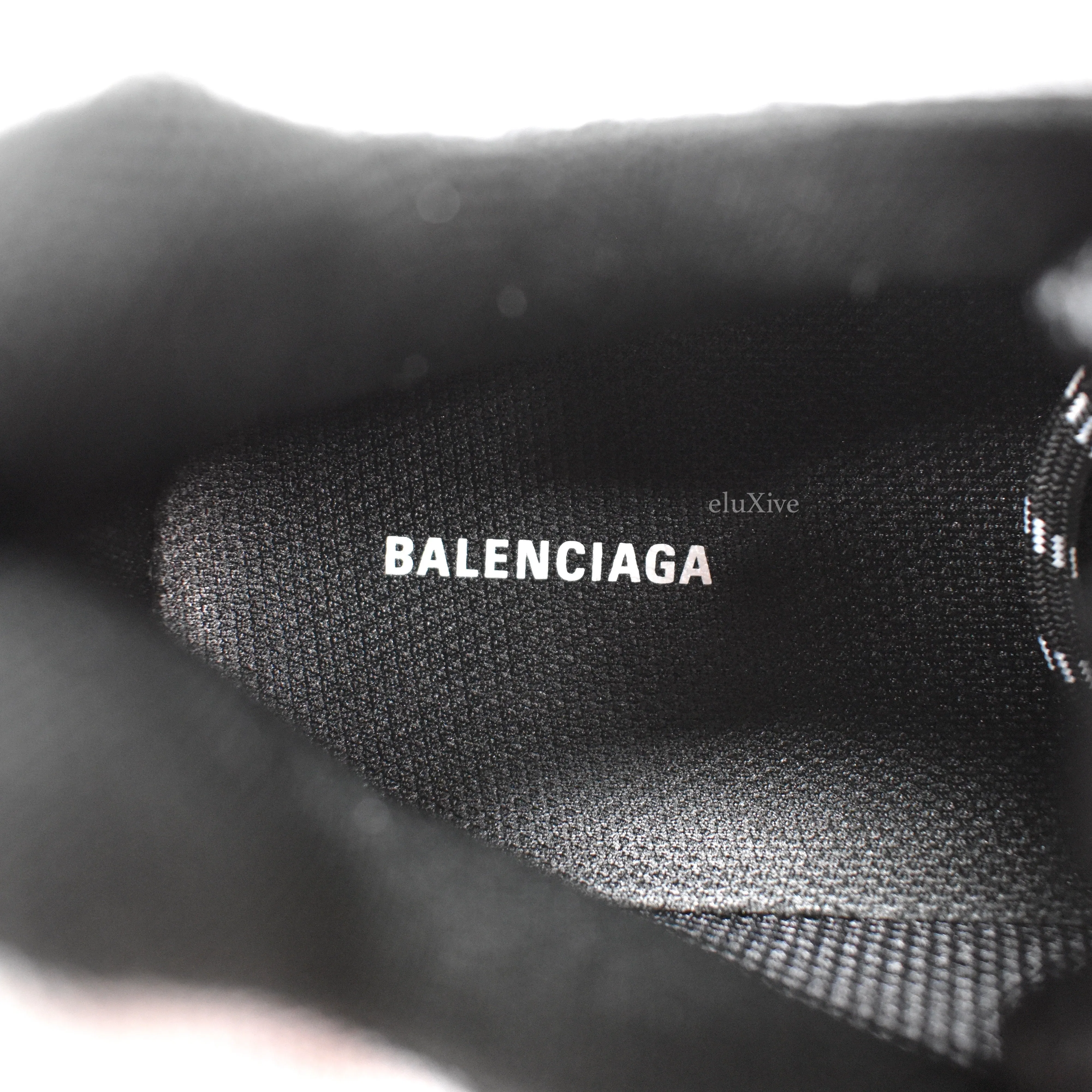 Balenciaga - SS18 Triple S Trainer (Silver/Red)