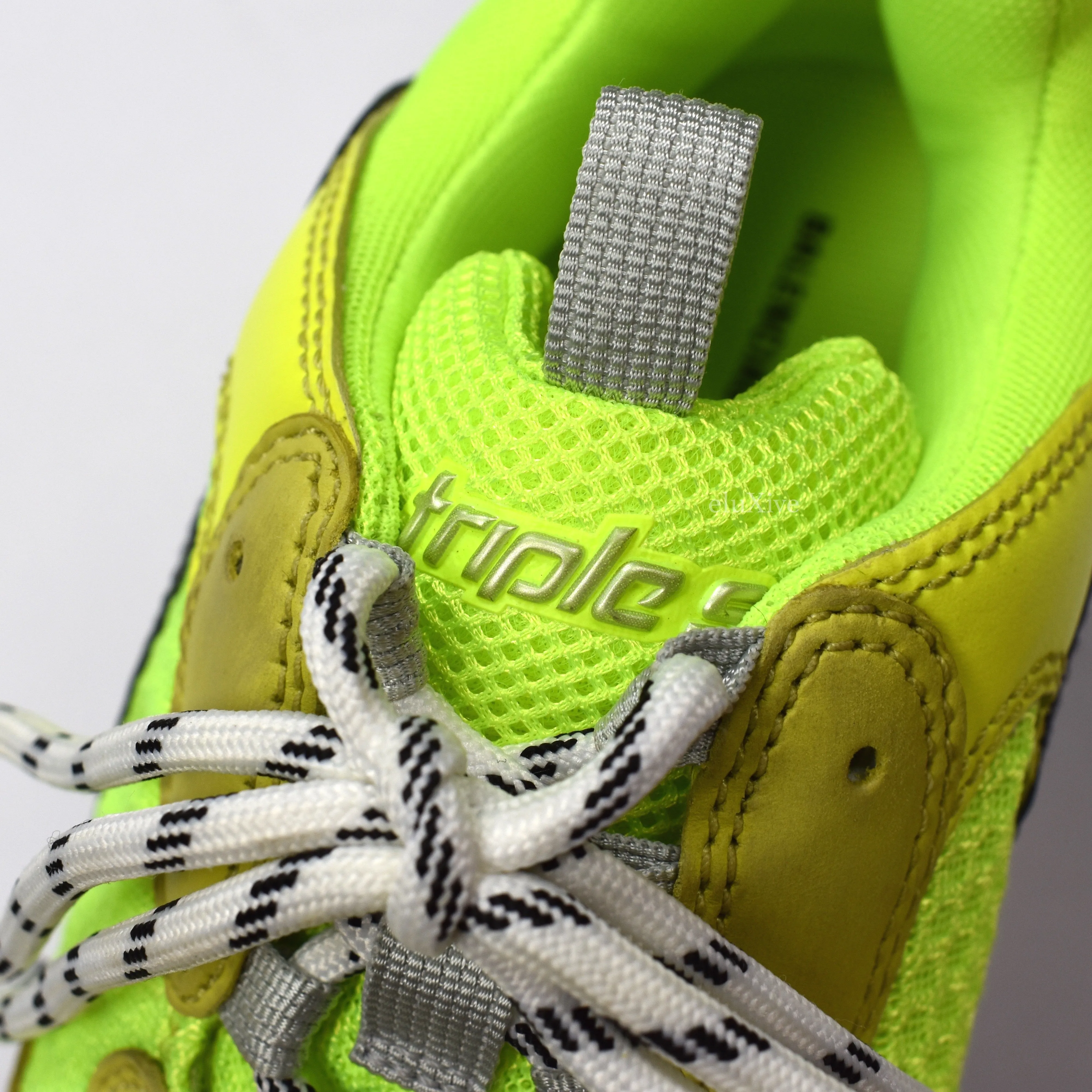 Balenciaga - Triple S Trainer (Neon)