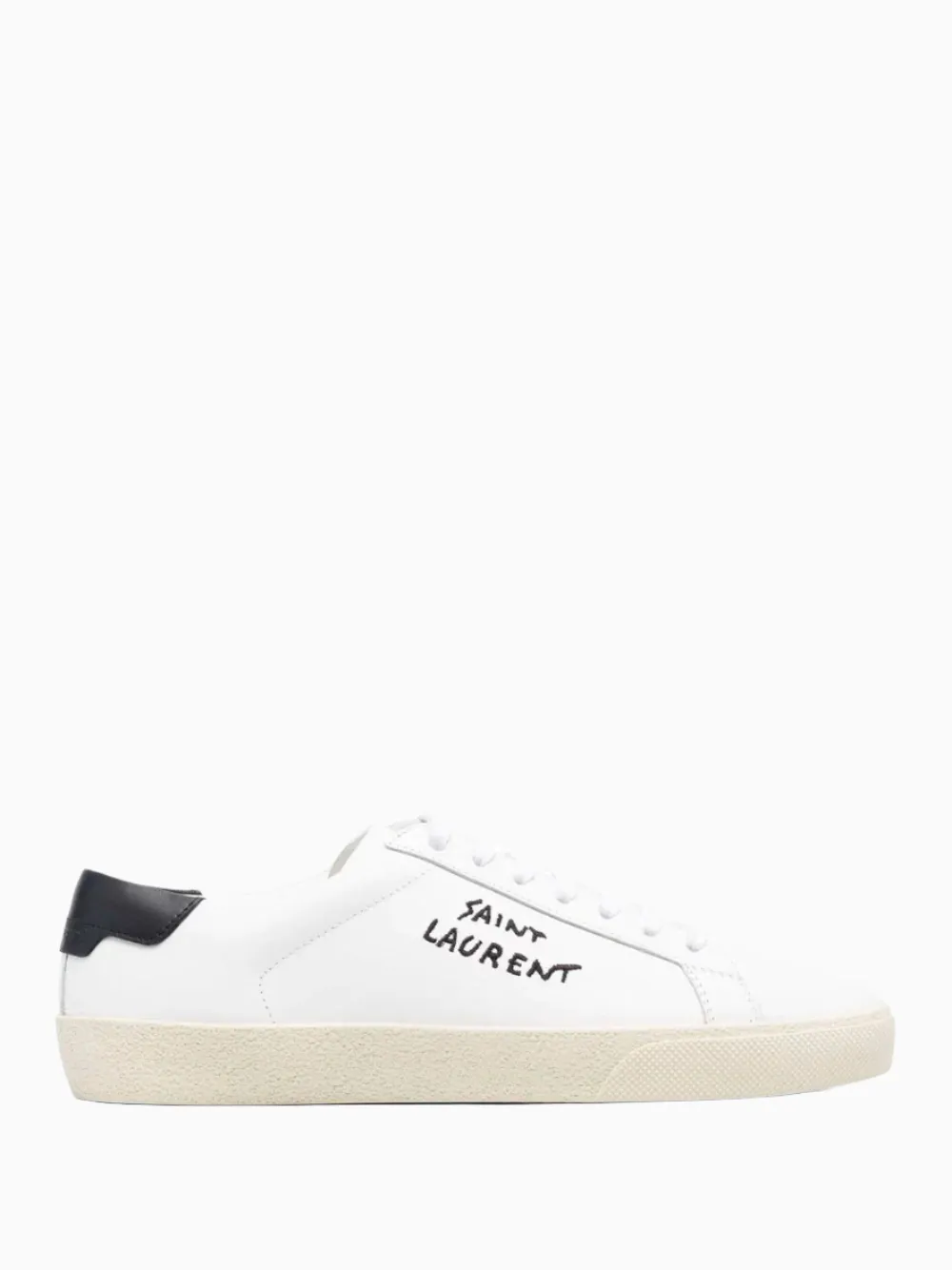 Court sneakers