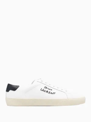 Court sneakers