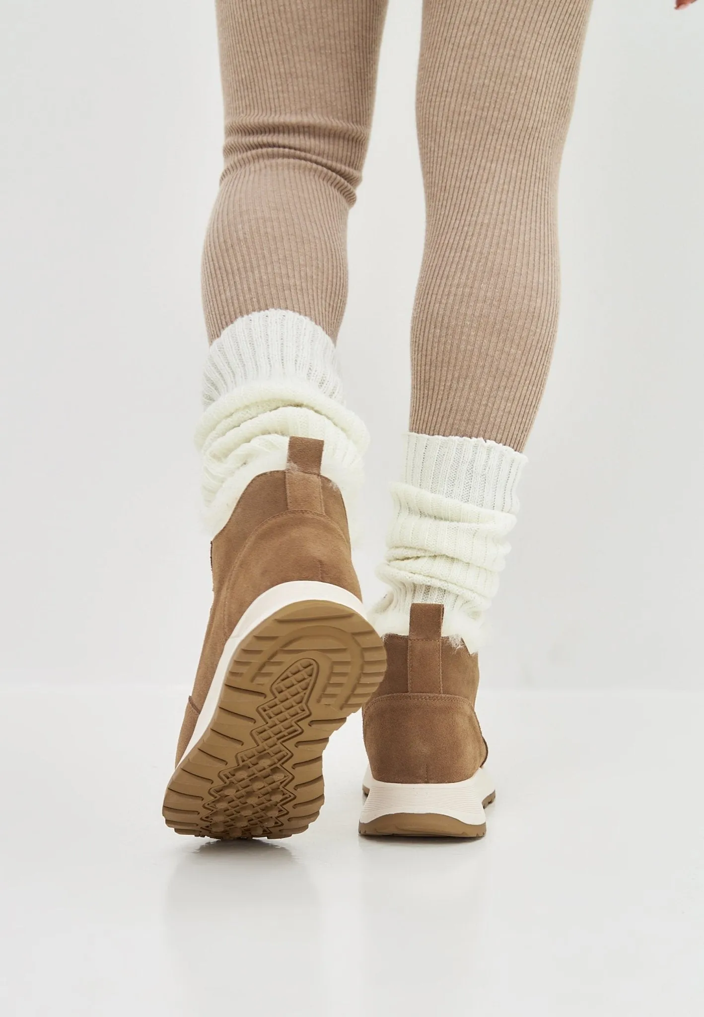 Flat Sole Winter Boots - Brown