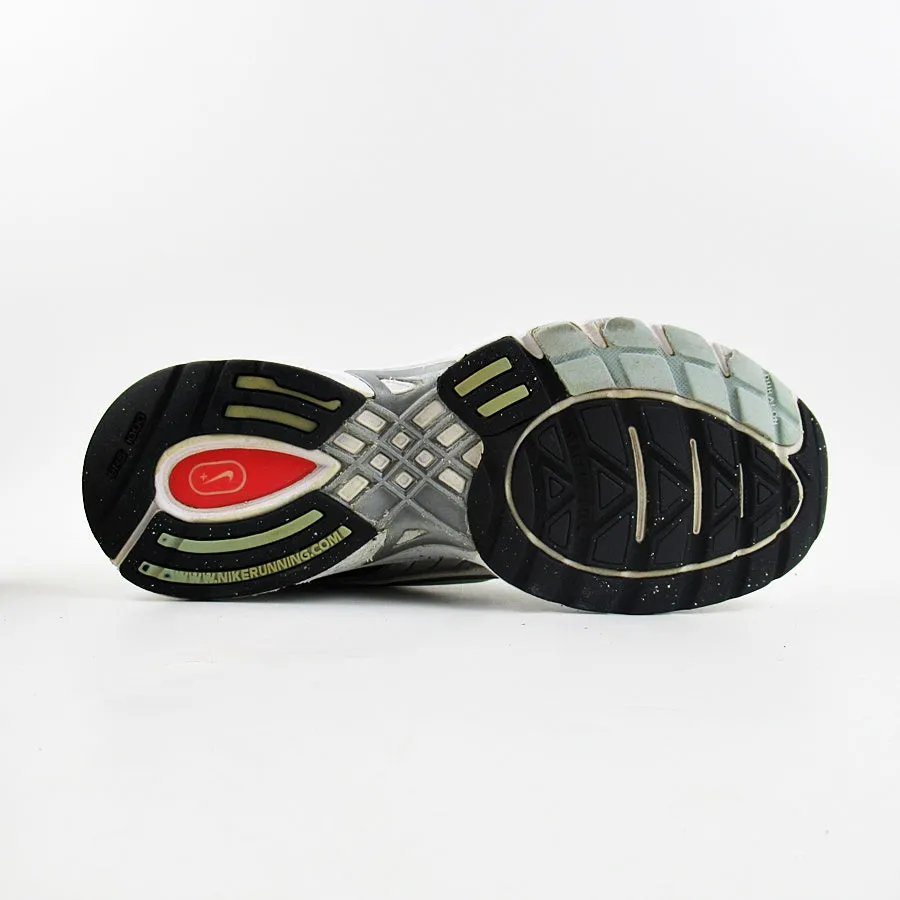 NIKE Air Cesaro