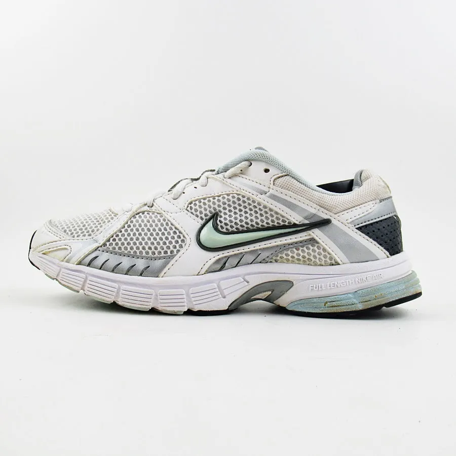 NIKE Air Cesaro