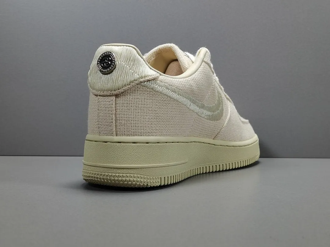 NIKE AIR FORCE 1 x STUSSY FOSSIL