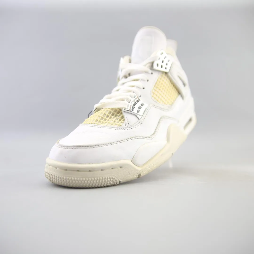 NIKE AIR JORDAN 4 RETRO