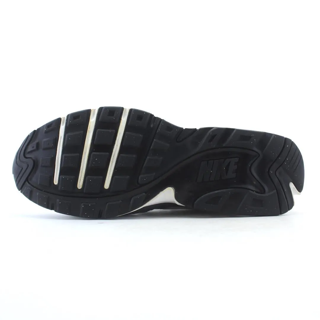 NIKE AIR MAX GO STRONG