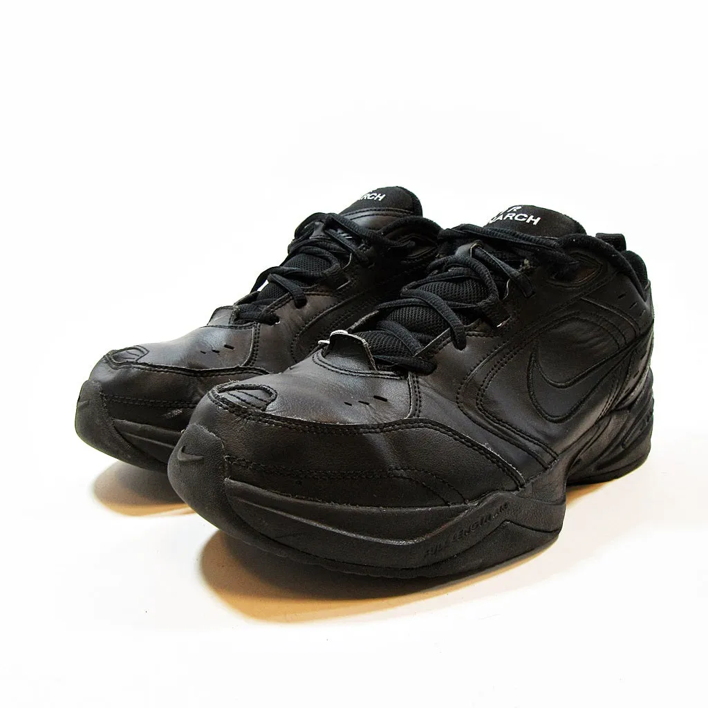 NIKE Air Monarch