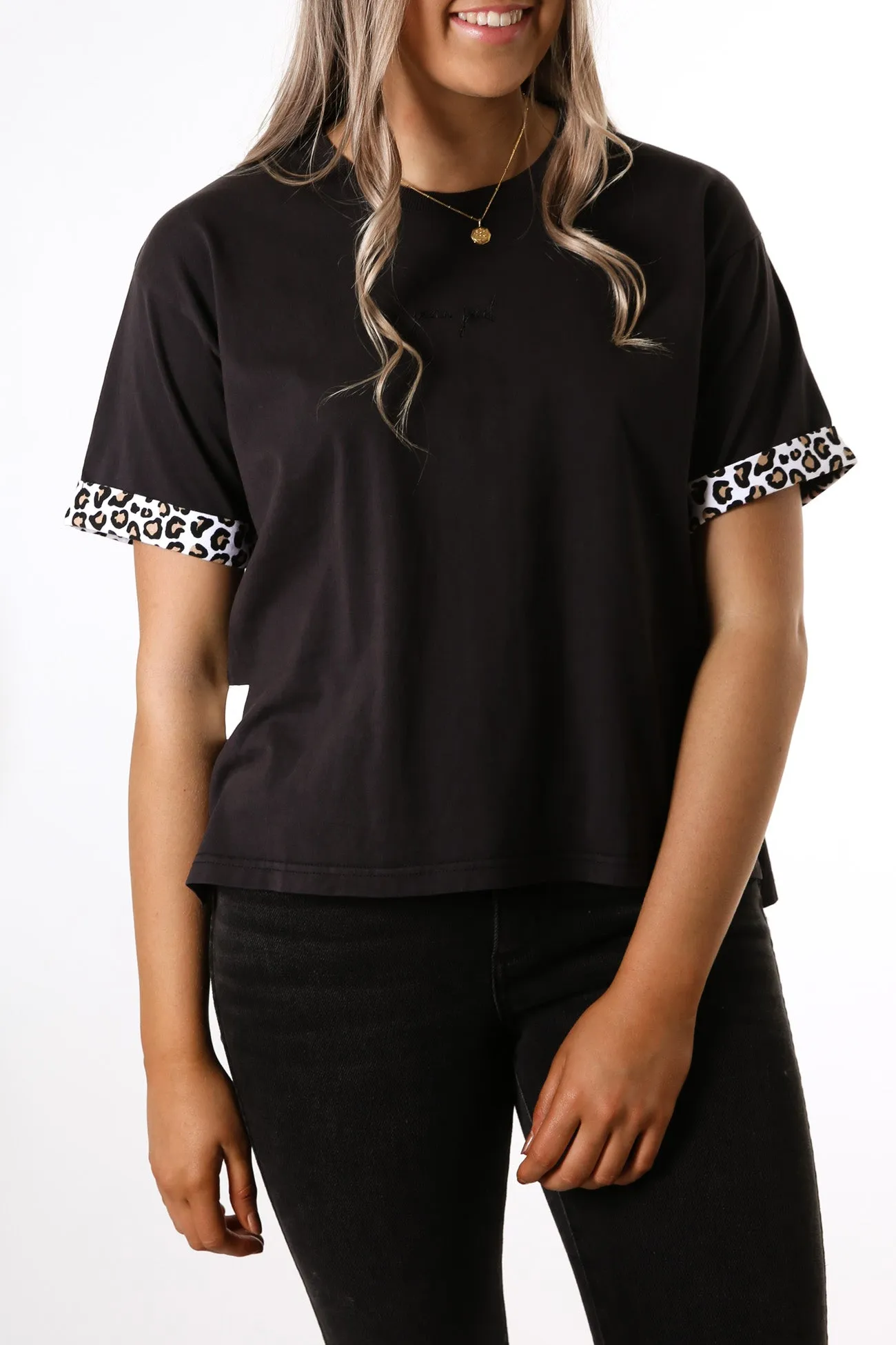Radiate Tee Washed Black Leopard