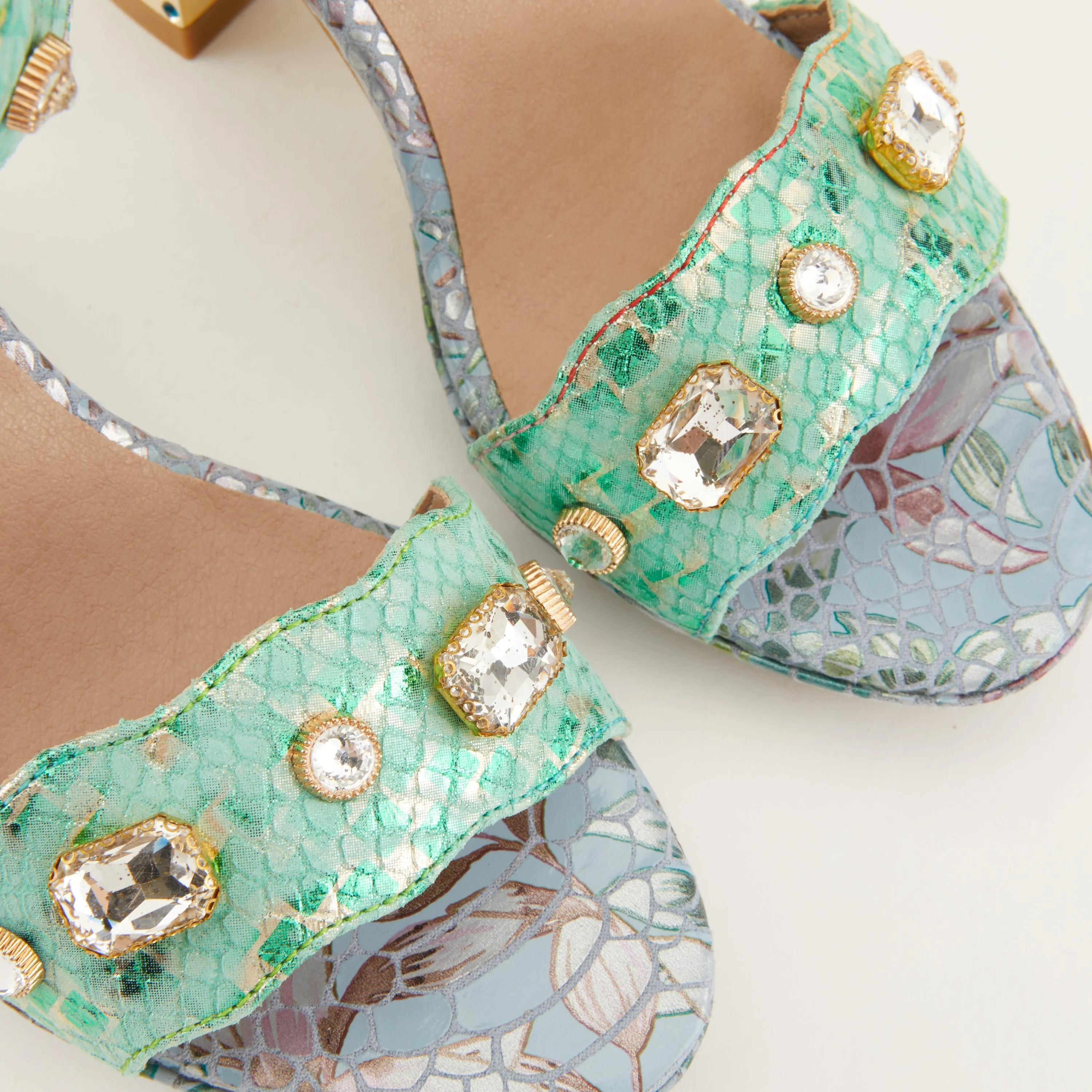 Spring Step Shoes  L'Artiste Jewell Closed Back Sandals Women's Leather