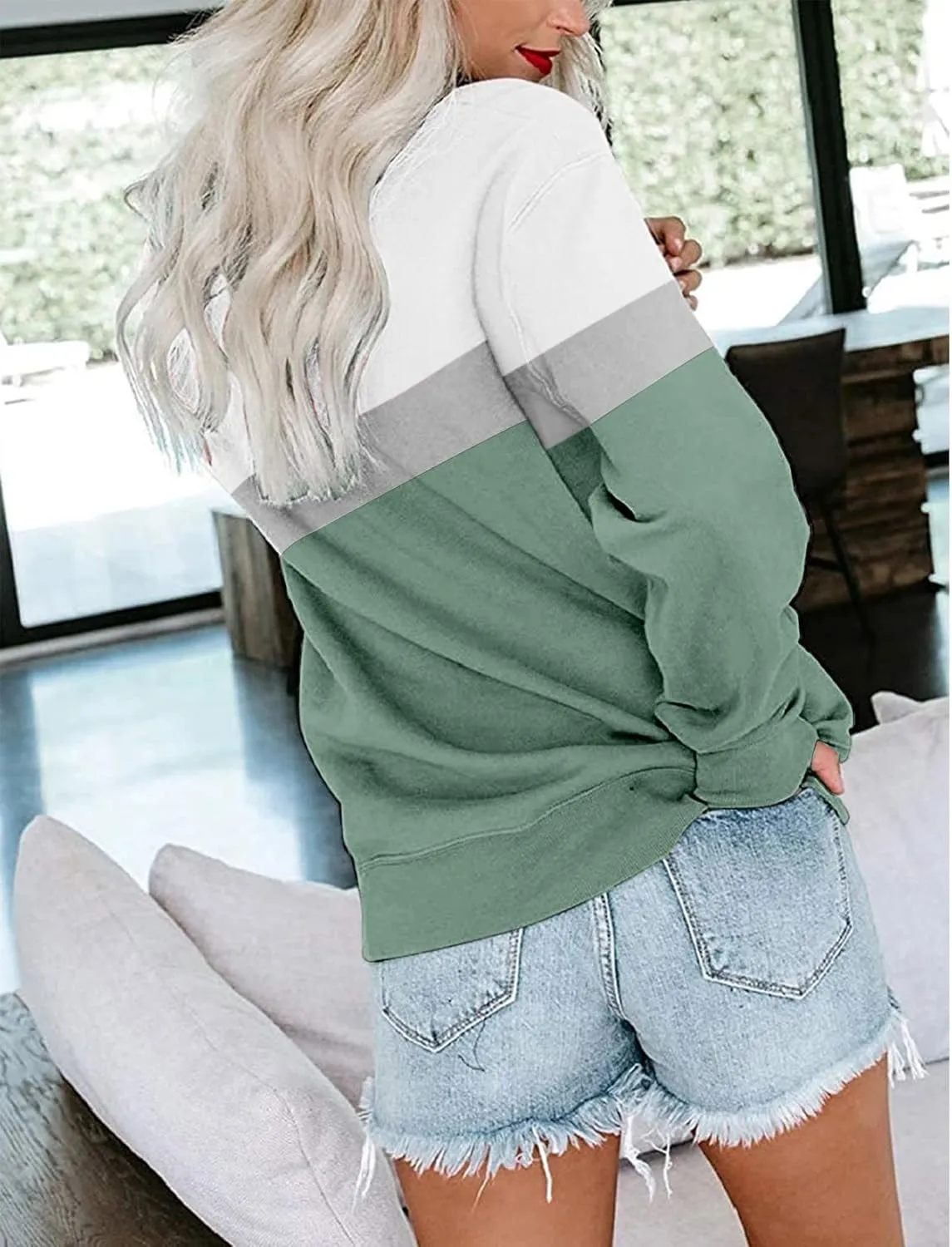 Women’s Casual Color Block Crewneck Sweatshirt – Loose Fit with Pockets